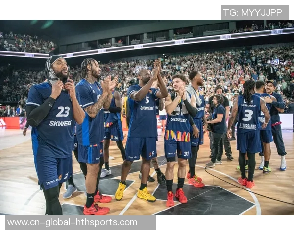 CCTV5奇才队与独行侠激战正酣谁能在这场对决中笑到最后